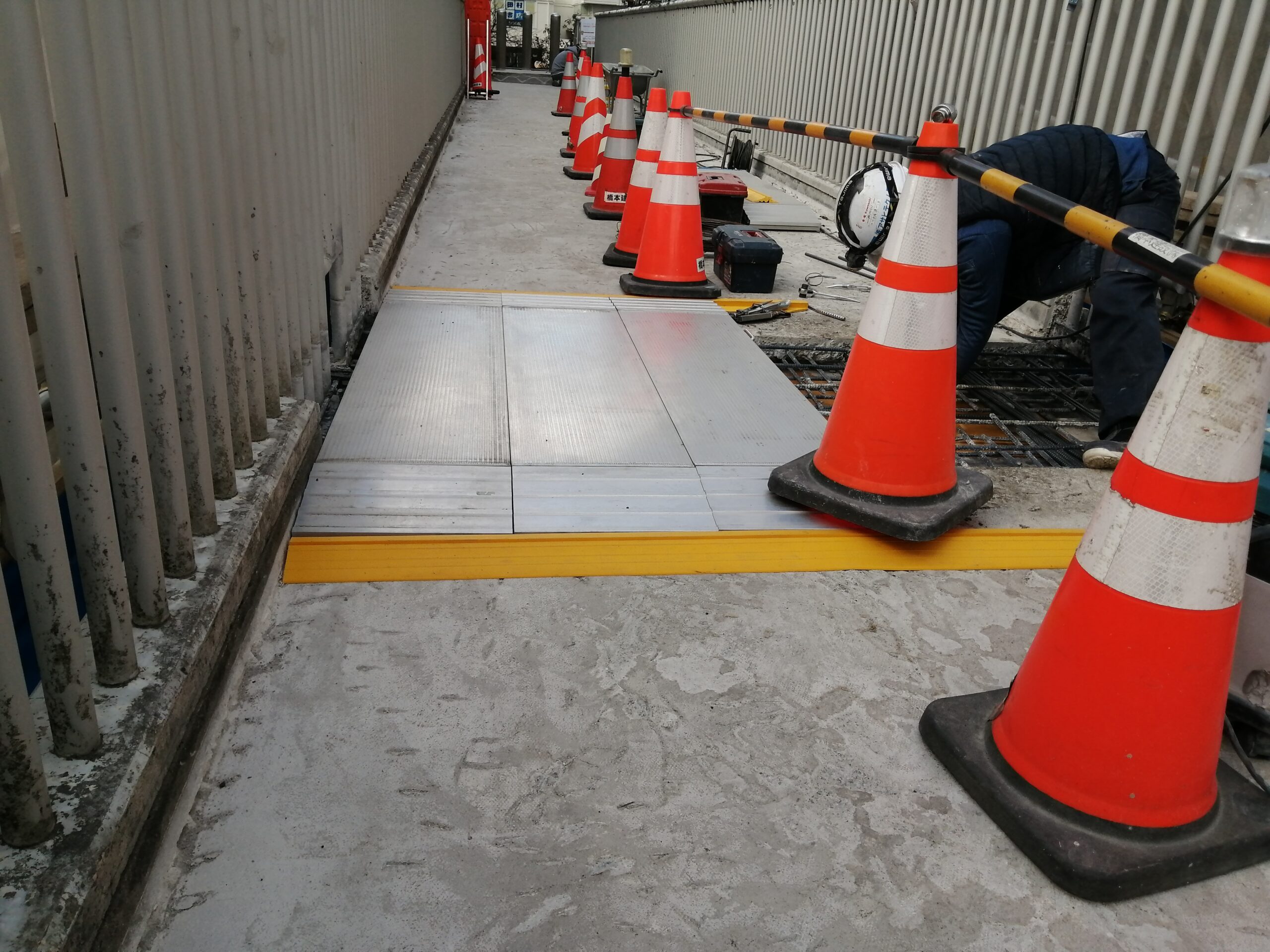 千里中央 歩道橋工事