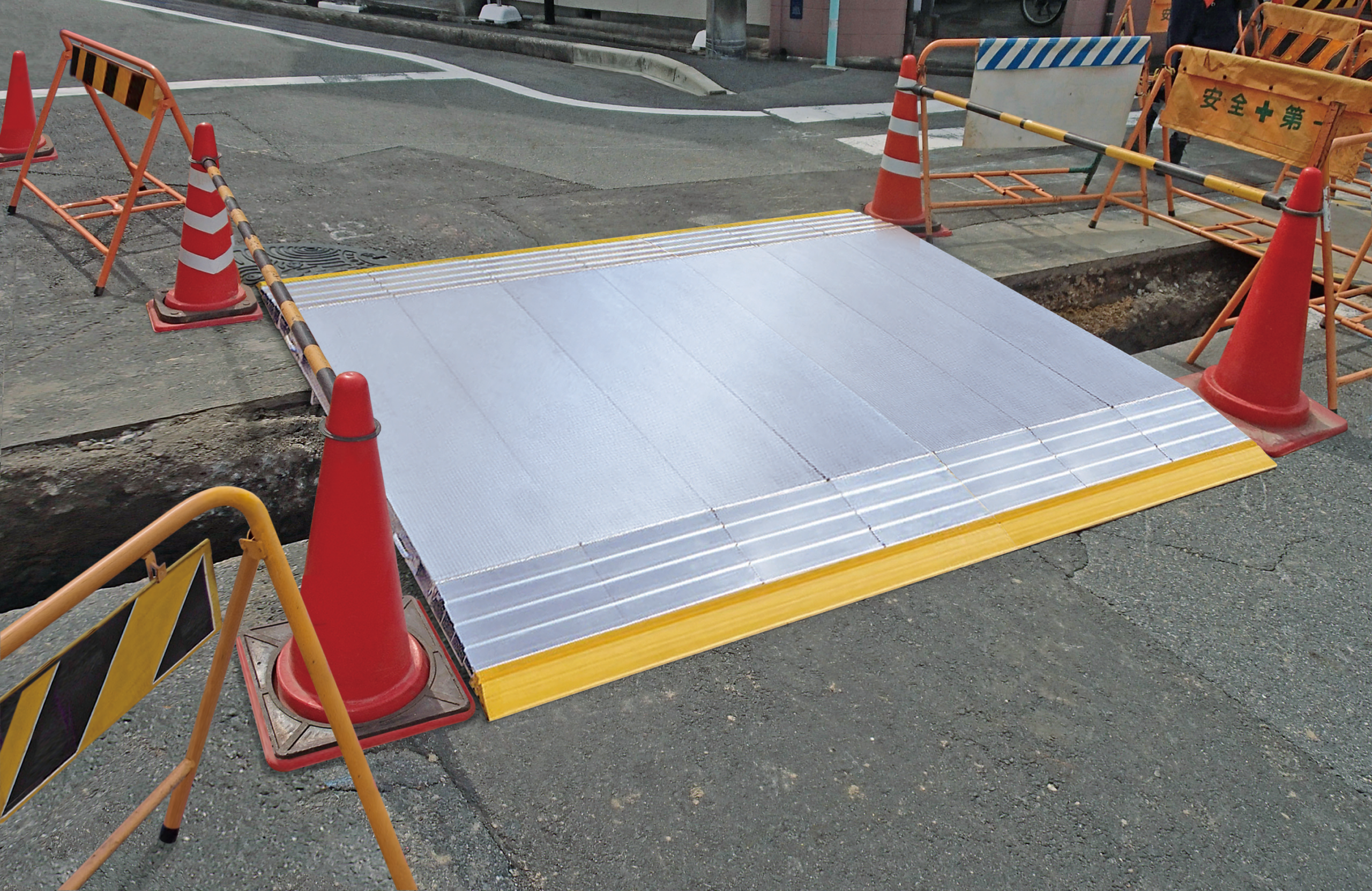 歩道の仮設通路